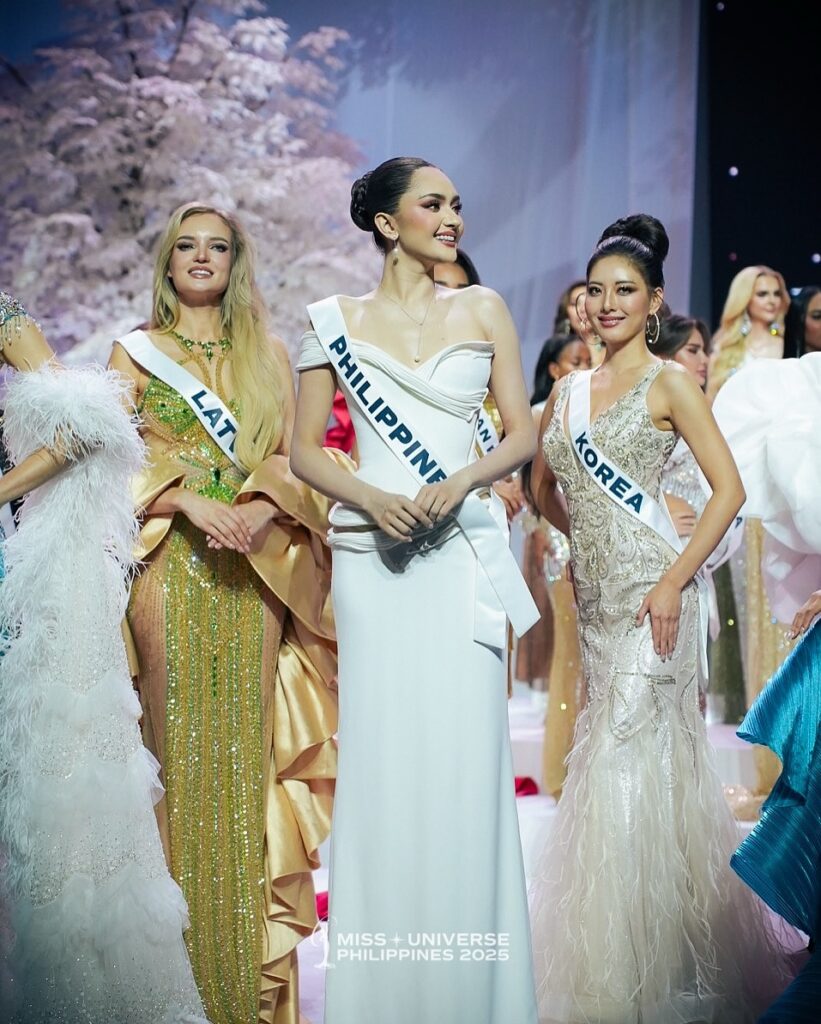 மிஸ் யுனிவர்ஸ் போட்டியில் வெளிநடப்பு செய்த அழகிகள்