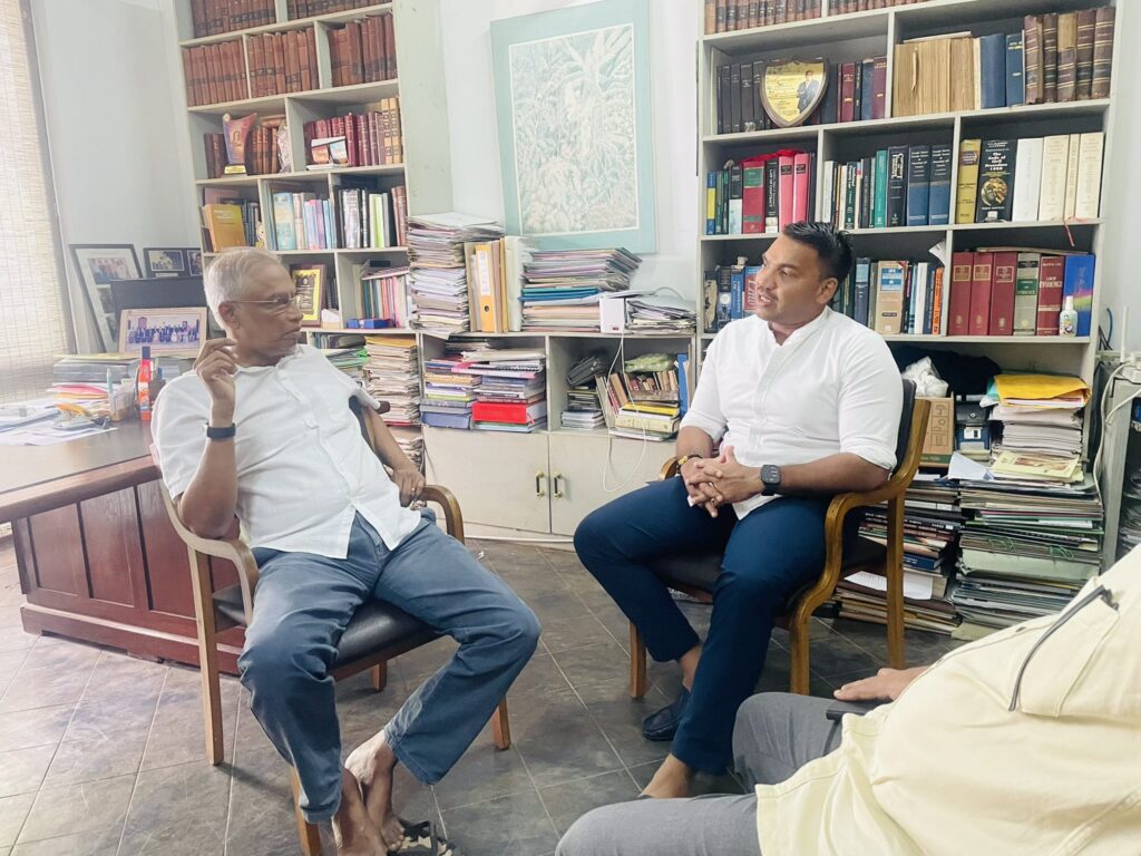 அரசிற்கு எதிரான பேரணி- சுமந்திரனை சந்தித்த நாமல்!