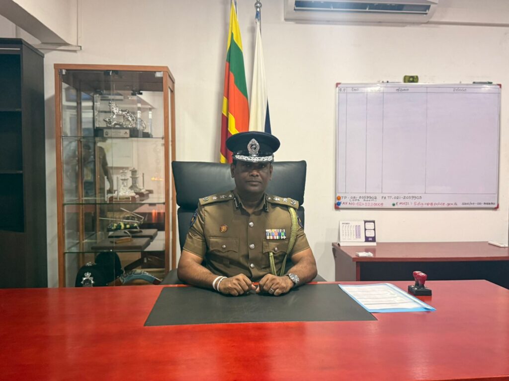 சிரேஸ்ட பிரதிப் பொலிஸ் மா அதிபரின் முதலாவது கையொப்பம்!