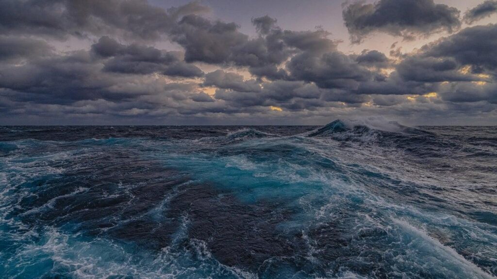 இந்தியப் பெருங்கடலில் நிலநடுக்கம். அமெரிக்க புவியில் மையம் அறிவிப்பு