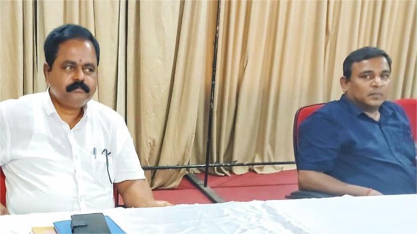 ஆசிரியர்கள் போர்சூழலிலும், அதன்பின் நலன்புரி முகாம்களிலும் அளப்பரிய சேவையினை வழங்கியவர்கள்.