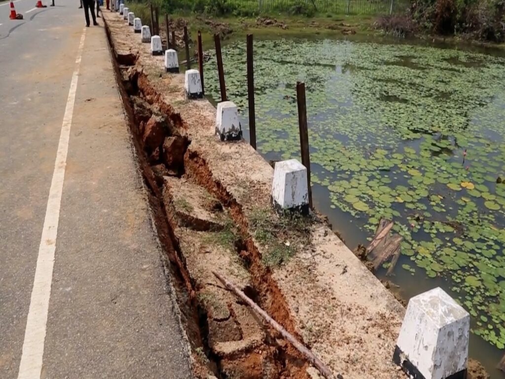 தாழிறங்கிய கொடிகாமம் – பருத்தித்துறை வீதி!