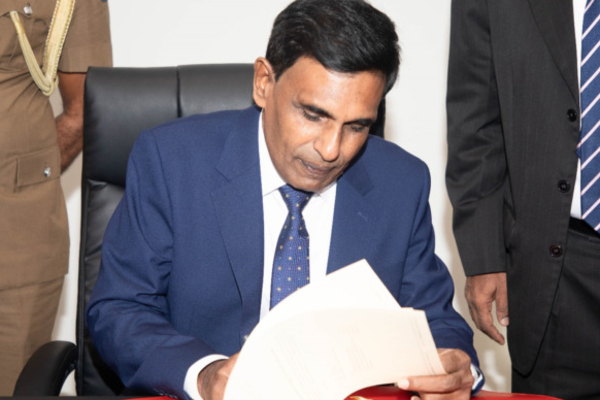 மத்திய மாகாண வைத்தியசாலைகளில் சடலங்கள் குவிந்துள்ளன. அமைச்சர் விளக்கம்