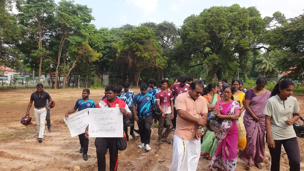 யாழில் உள்ளக விளையாட்டரங்கு அமைக்கக்கோரி முன்னெடுக்கப்பட்ட போராட்டம்!