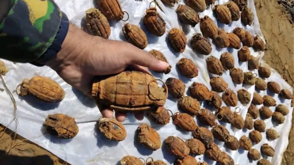 திருகோணமலையில் 36 கைக்குண்டுகள் மீட்பு !