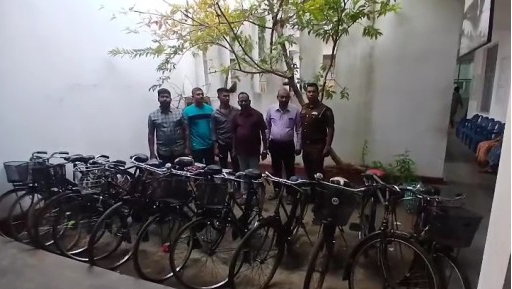 யாழில் சைக்கிள்கள் திருடிய நால்வர் கைது