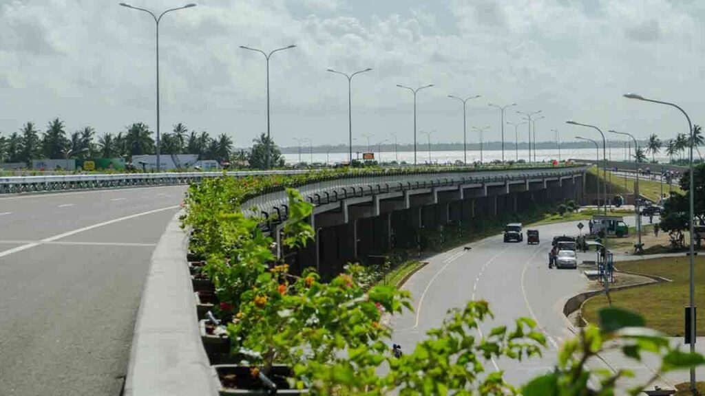 அத்துருகிரிய நுழைவாயில் மீண்டும் திறப்பு