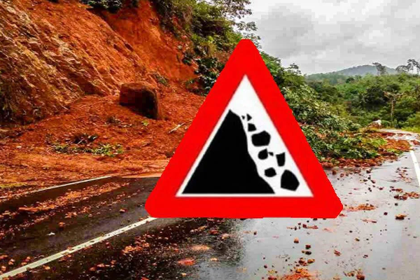 4 மாவட்டங்களுக்கு மண்சரிவு சிவப்பு எச்சரிக்கை