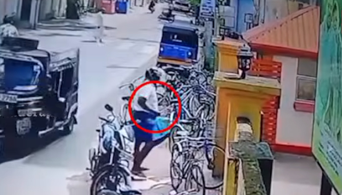 ஓட்டமாவடியில் கத்திக்குத்துக்கு இலக்கான ஆசிரியர் வைத்தியசாலையில்