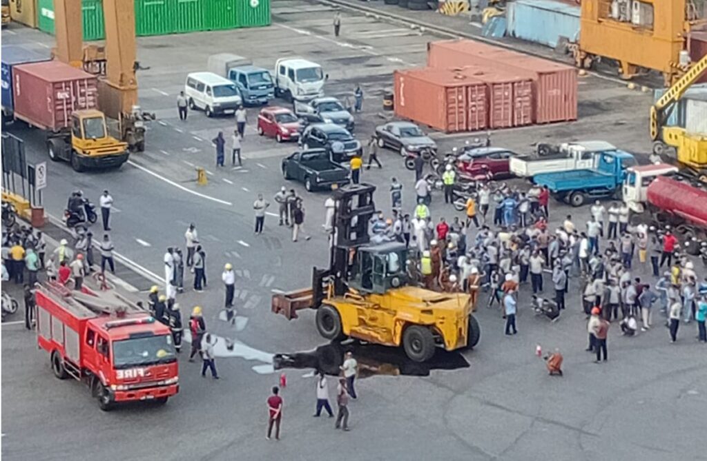 கொழும்பு துறைமுக வளாகத்தில் விபத்து – ஒருவர் உயிரிழப்பு