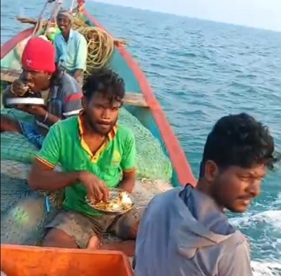 காணாமல் போன யாழ் மீனவர்கள் இந்தியாவில் கரை ஒதுங்கினர்