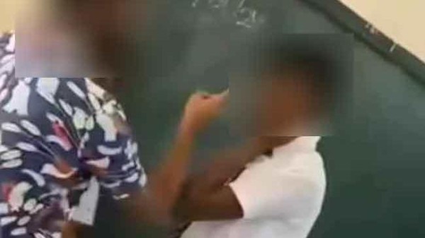 வகுப்பறைக்குள் வைத்து மாணவர் தாக்குதல் – மூவர் கைது