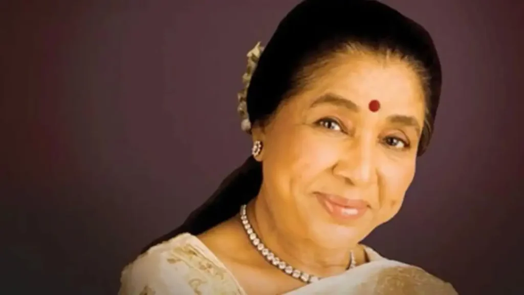 இசைத் துறையில் ஒரு சகாப்தம் முடிவு… மறைந்த பாடகி ஆஷா போஸ்லே!