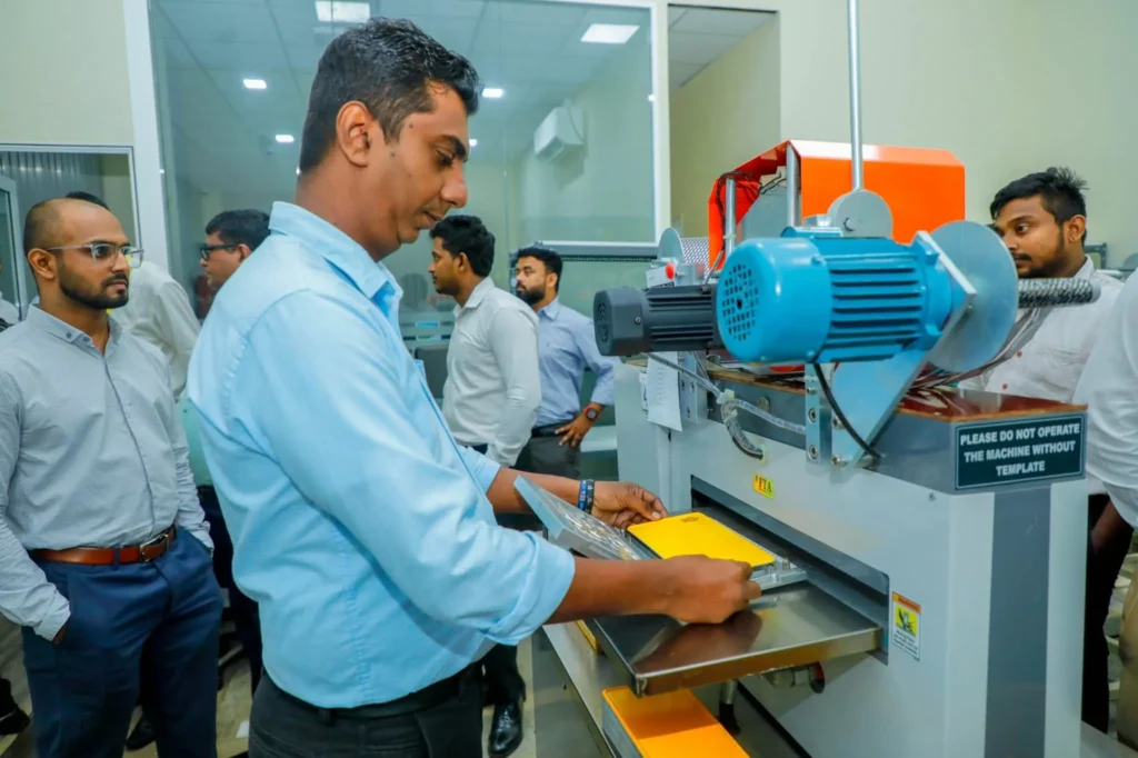 ஒரு வருடத்தின் பின் ஆரம்பிக்கப்பட்ட இலக்கத் தகடுகளை அச்சிடும் பணி