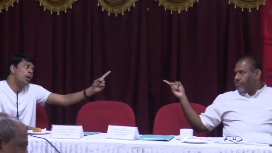 அபிவிருத்திக்குழு கூட்டத்தில் வாக்குவாதம்!