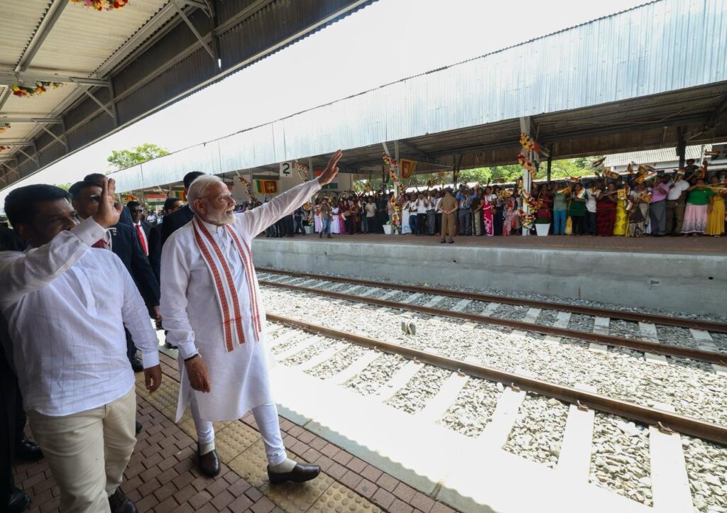 ஜனாதிபதி மற்றும் இந்திய பிரதமரால் அநுராதபுர ரயில் வீதிகள் திறந்து வைப்பு