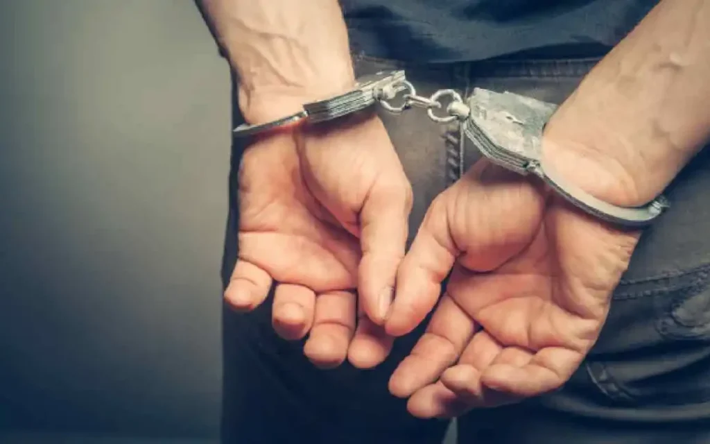 13 உள்ளாட்சித் தேர்தல் வேட்பாளர்கள் கைது