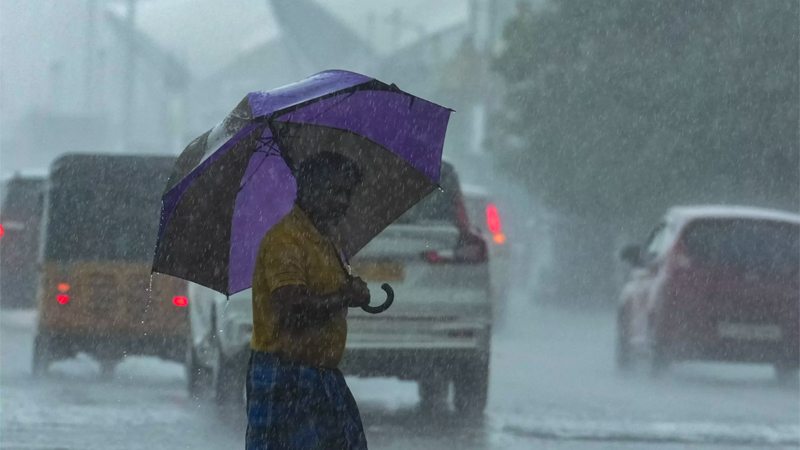 தென் மேற்கு பருவ மழையால் 10 ஆயிரம்பேர் பாதிப்பு