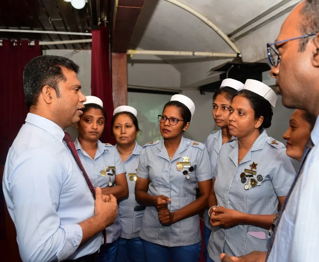3 ஆண்டுகளில் 2,000 சமூக நிலையங்கள் அமைக்க ஏற்பாடு .