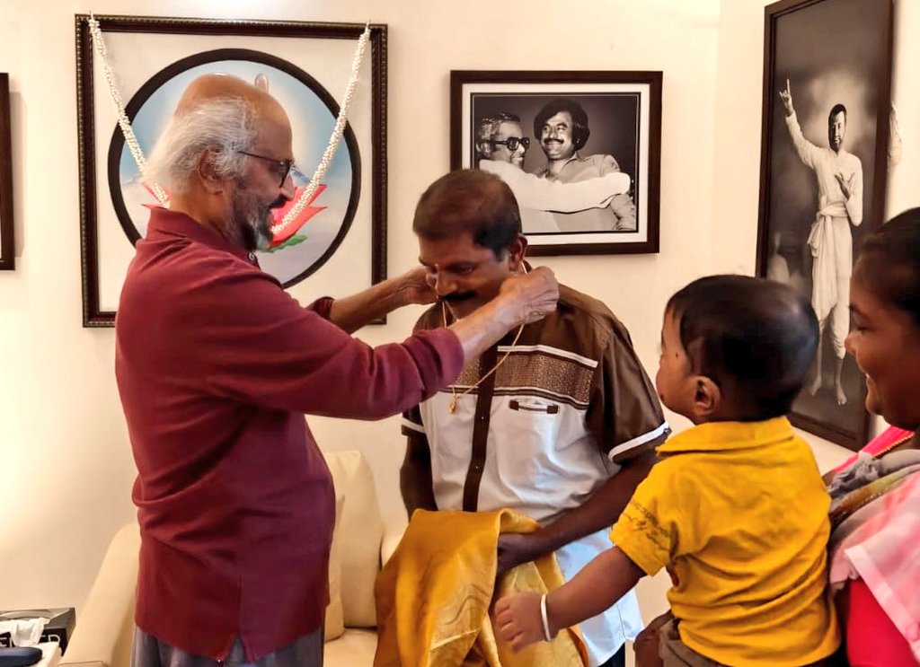 ரசிகரை வீட்டிற்கு அழைத்து ஆச்சரியப்பட வைத்த ரஜினி