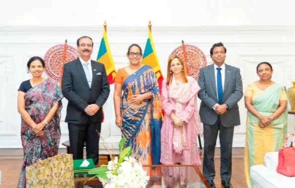 இலங்கைக்கான பாகிஸ்தான் தூதரை சந்தித்தார் பிரதமர்