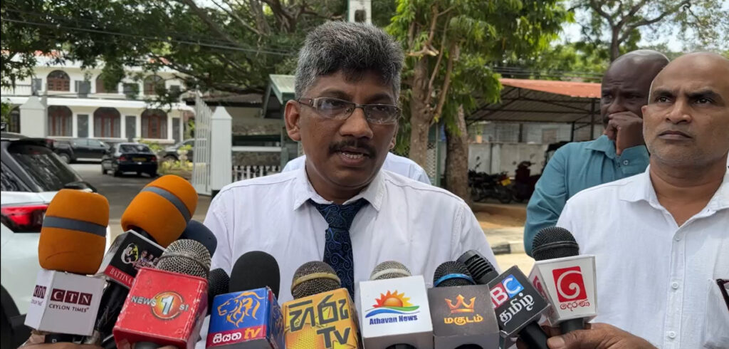 தமக்கு இழைக்கப்பட்ட அநீதி குறித்து ஆளுநர் செயலகத்திற்கு விஜயம் : கிழக்கு மாகாண கடமை நிறைவேற்று அதிபர்கள் சங்கம்!